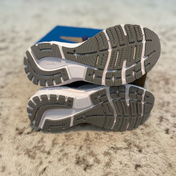 Brooks Adrenaline Gts 22 ( NARROW) - Picture 10 of 10